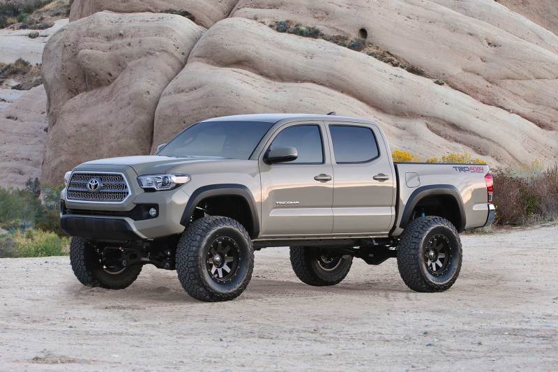 Fabtech 16-21 Toyota Tacoma 4/2WD 6 Lug Models Only 6in Perf Sys w/Dlss 2.5 C/Os & Rr Dlss